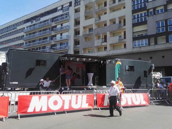 semi_podium_