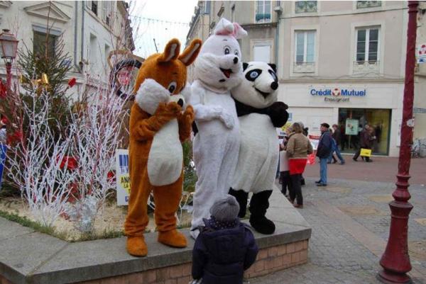 Peluches géantes à louer à GREZ-EN-BOUERE | SLM - SUN LIGHT MUSIC